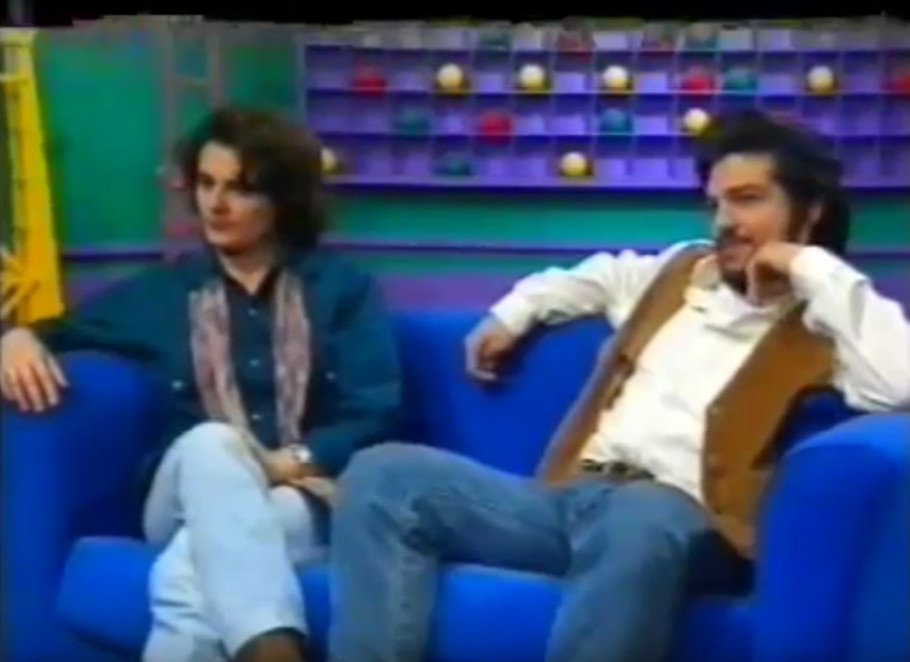 Δείτε τον 20άρη Τσίπρα με μούσια και μαλλί αφάνα να δίνει συνέντευξη [βίντεο] | iefimerida.gr 2