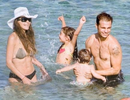 O Ντέμης έγινε 42 ετών: Οι αναμνήσεις παραμένουν αναλλοίωτες [εικόνες & βίντεο] | iefimerida.gr 4