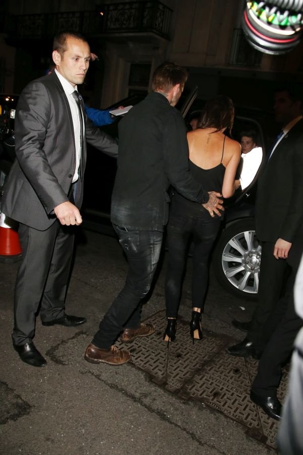 Μια άλλη, μεθυσμένη, Βικτόρια Μπέκαμ: Κατουρήθηκε πάνω της, σκόνταψε... [εικόνες] | iefimerida.gr 2