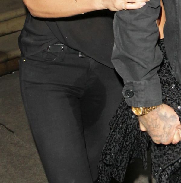 Μια άλλη, μεθυσμένη, Βικτόρια Μπέκαμ: Κατουρήθηκε πάνω της, σκόνταψε... [εικόνες] | iefimerida.gr 3