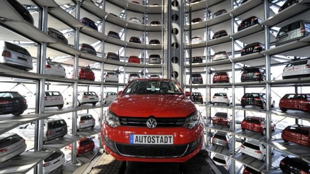 Στα τάρταρα η μετοχή της Volkswagen λόγω του σκανδάλου - Εξαϋλώθηκαν 25 δισ. σε δύο ημέρες | iefimerida.gr 1