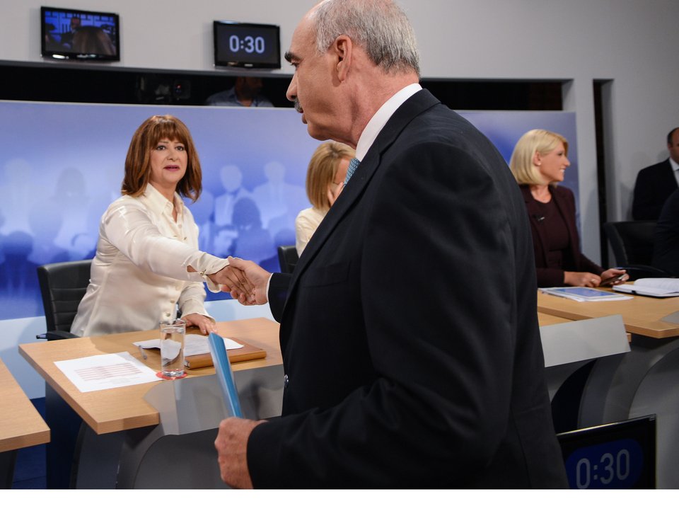 Οι σικάτες του ντιμπέιτ -Από ποιους οίκους ήταν τα ρούχα τους και πόσο έκαναν [εικόνες] | iefimerida.gr 12