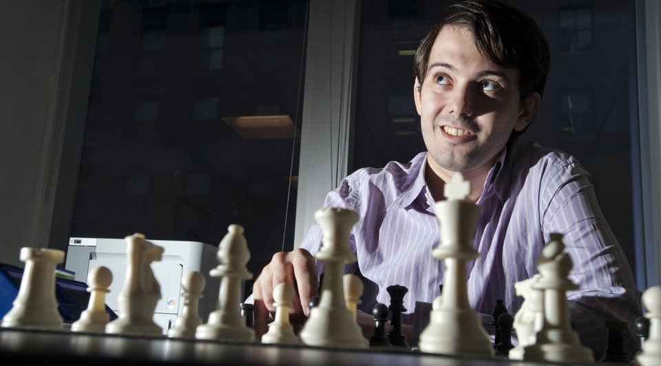 Ο κυνικός επιχειρηματίας που εξόργισε όλο τον πλανήτη – Ανέβασε την τιμή φαρμάκου για το AIDS κατά 5.500% [εικόνες]   | iefimerida.gr 2