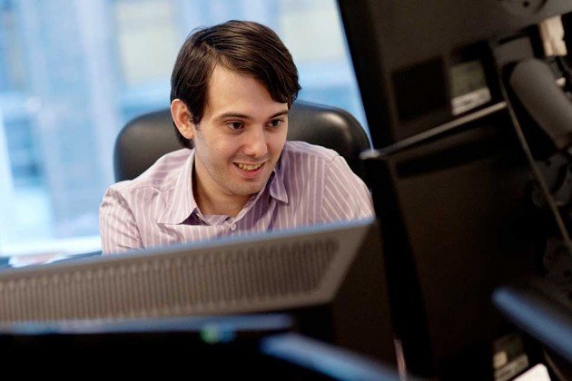 Ο κυνικός επιχειρηματίας που εξόργισε όλο τον πλανήτη – Ανέβασε την τιμή φαρμάκου για το AIDS κατά 5.500% [εικόνες]   | iefimerida.gr 1