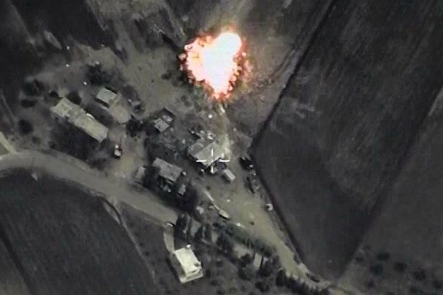 Ρωσικά μαχητικά χτύπησαν κέντρο ελέγχου των τζιχαντιστών [εικόνες & βίντεο] | iefimerida.gr 0