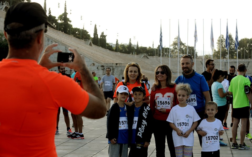 Η Αθήνα, αλλιώς - Χιλιάδες βγήκαν στους δρόμους και έτρεξαν για καλό σκοπό [εικόνες] | iefimerida.gr 10