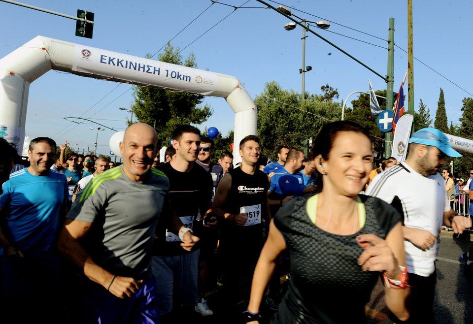 Η Αθήνα, αλλιώς - Χιλιάδες βγήκαν στους δρόμους και έτρεξαν για καλό σκοπό [εικόνες] | iefimerida.gr 5