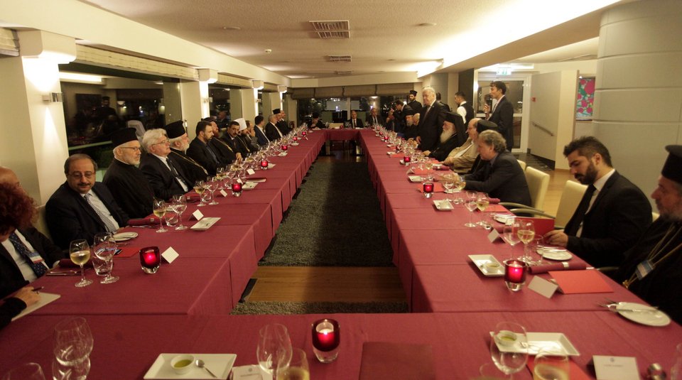 Το δείπνο του υφυπουργού Εξωτερικών στους προκαθήμενους των Ορθόδοξων Εκκλησιών [εικόνες]  | iefimerida.gr 0