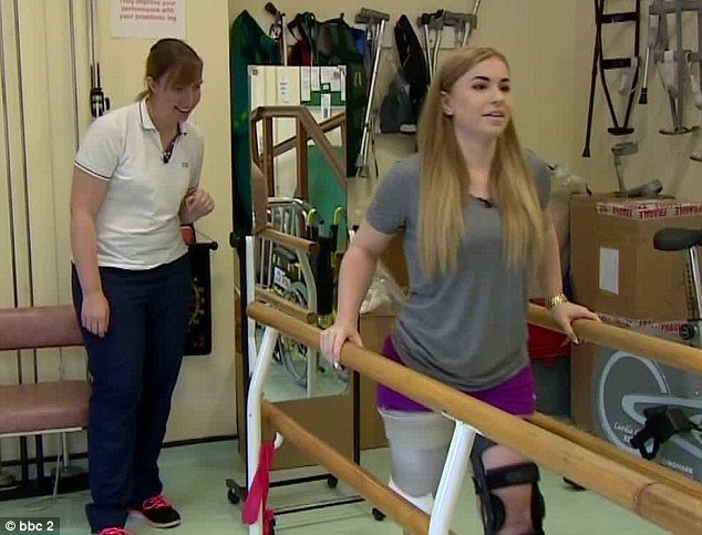 Στην πασαρέλα η χορεύτρια που έχασε το πόδι της στο ατύχημα του Λούνα Παρκ Alton Towers [εικόνες] | iefimerida.gr 5