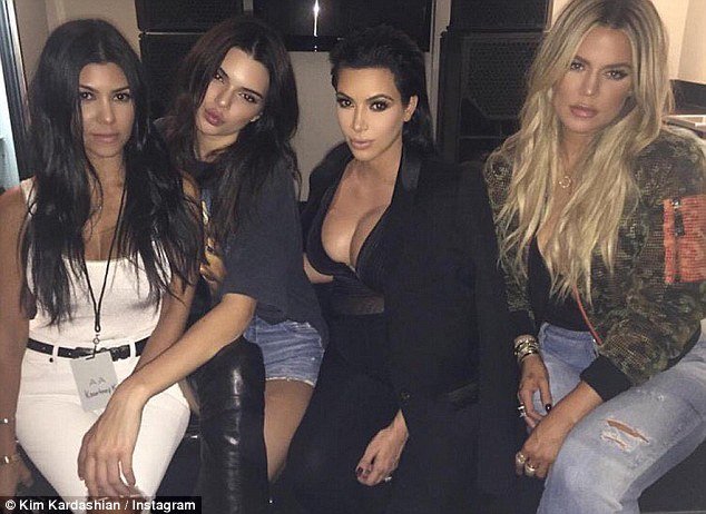 Τι είναι το fish gape: Η νέα μόδα στις selfies που λατρεύουν οι σταρς [εικόνες] | iefimerida.gr 0