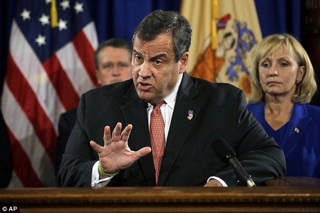 Οι ΗΠΑ προετοιμάζονται για ισχυρό τυφώνα: Ο Χοακίν πλησιάζει την Ανατολική Ακτή [βίντεο] | iefimerida.gr 2