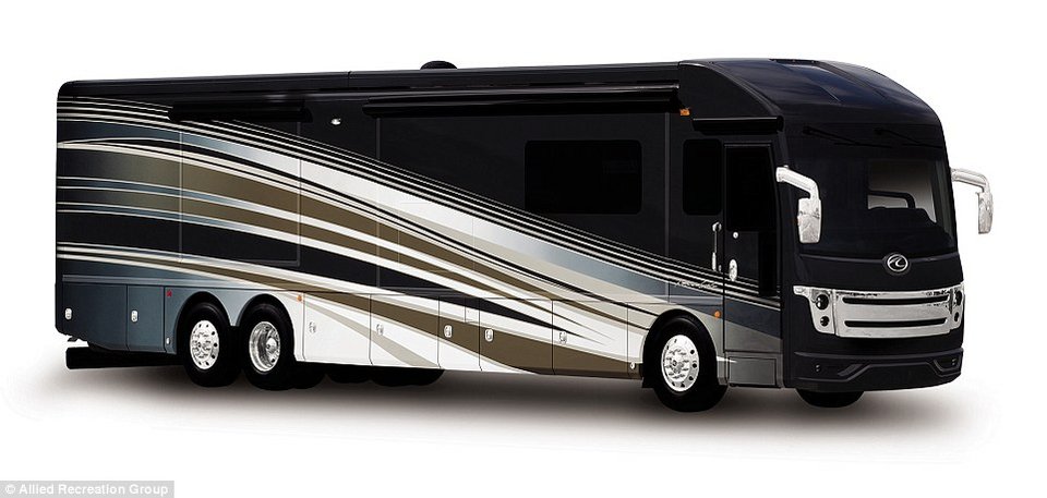 Πούλμαν μετατράπηκε σε τροχόσπιτο: Διαμέρισμα χλιδής, πάνω σε τροχούς - Στις 950.000 ευρώ η τιμή του [εικόνες & βίντεο] | iefimerida.gr 9