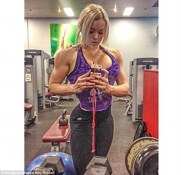 Η προετοιμασία γυναίκας μποντιμπίλντερ για τα καλλιστεία - Γυμναστική και αφαγία [εικόνες] | iefimerida.gr 3