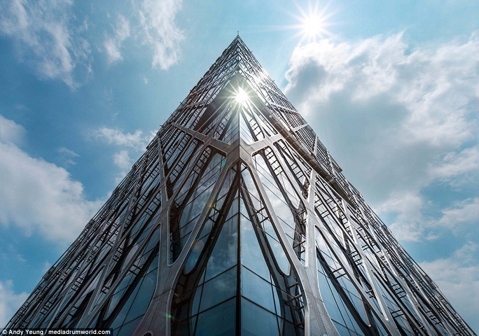 Οι ουρανοξύστες της Κίνας... ανάποδα! -Μοναδική φωτογράφιση, διαφορετική οπτική [εικόνες] | iefimerida.gr 2