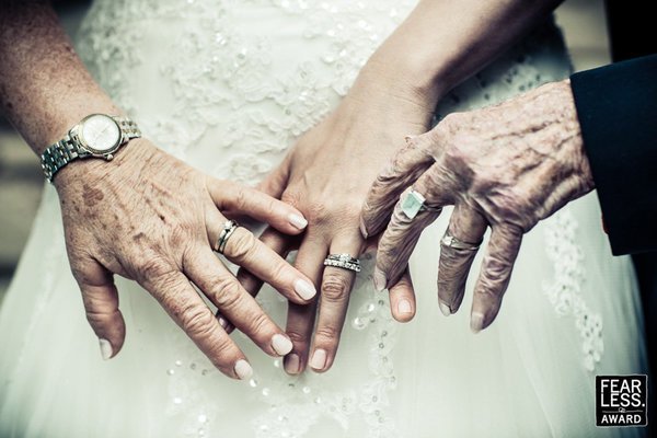 Οι 25 καλύτερες φωτογραφίες γάμου του καλοκαιριού - Ιδιαίτερα καρέ που ξεχειλίζουν συναίσθημα [εικόνες] | iefimerida.gr 5