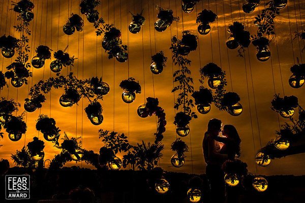 Οι 25 καλύτερες φωτογραφίες γάμου του καλοκαιριού - Ιδιαίτερα καρέ που ξεχειλίζουν συναίσθημα [εικόνες] | iefimerida.gr 9