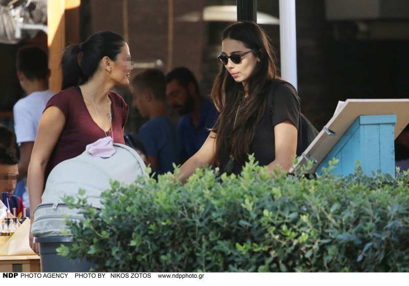 Οι πρώτες βόλτες Χοψονίδου-Σπανούλη με τα 4 παιδιά τους [εικόνες] | iefimerida.gr 4