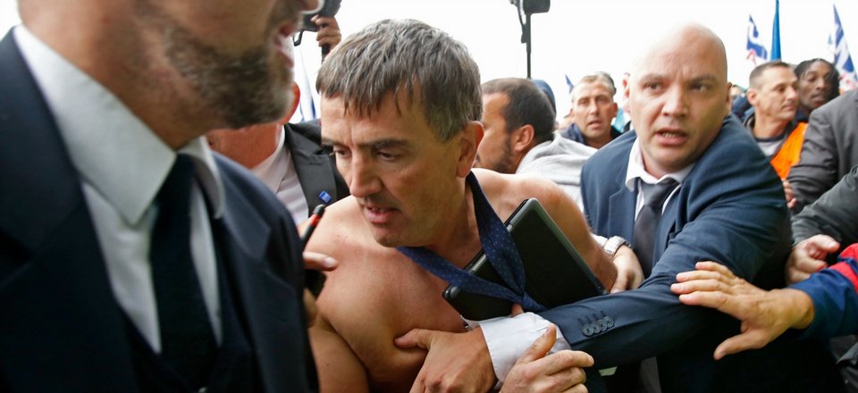 Παραλίγο να λιντσάρουν τον διευθυντή της Air France -Η εταιρεία ανακοίνωσε 2.900 απολύσεις | iefimerida.gr 4