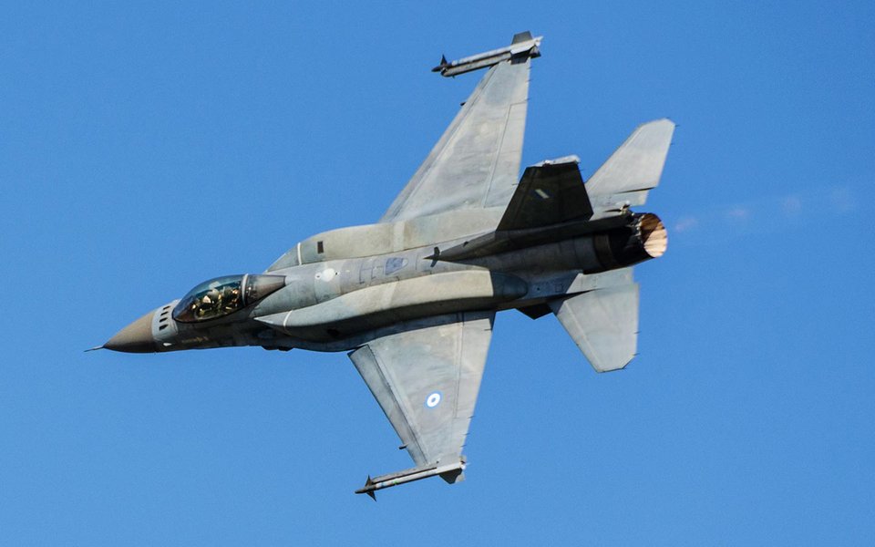 Ο πιλότος του F-16 που έκανε μαγικά στην παρέλαση της Θεσσαλονίκης: Χειρισμοί ακριβείας και εντυπωσιακοί ελιγμοί [εικόνες &amp; βίντεο] | iefimerida.gr 5