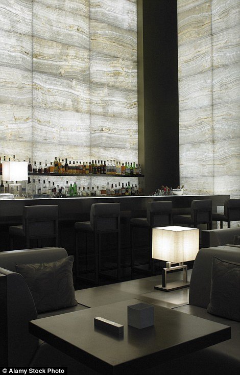 Εκπληκτικές σουίτες ξενοδοχείων, με την υπογραφή μεγάλων οίκων μόδας [εικόνες] | iefimerida.gr 6