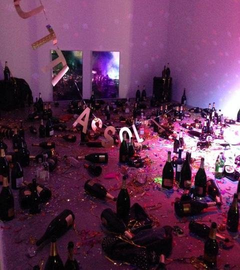 Πίστεψαν ότι το έργο είναι σκουπίδια και το πέταξαν [εικόνες] | iefimerida.gr 0