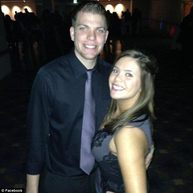 Η απρόσμενη κίνηση μιας πεθεράς: Ο γαμπρός ακύρωσε τον γάμο, αλλά εκείνη έκανε το τραπέζι -Σε αστέγους! [εικόνες] | iefimerida.gr 0