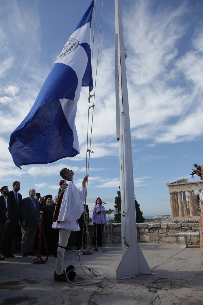 71 χρόνια από την απελευθέρωση της Αθήνας από τους ναζί -Εμφάνιση-έκπληξη Παπανδρέου [εικόνες] | iefimerida.gr 9