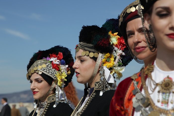 71 χρόνια από την απελευθέρωση της Αθήνας από τους ναζί -Εμφάνιση-έκπληξη Παπανδρέου [εικόνες] | iefimerida.gr 2