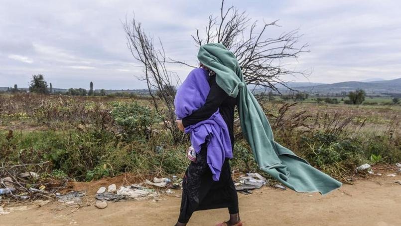 Η εικόνα του Αλέξη Τσίπρα που σχολιάστηκε -Μόνος, δεξιά στη φωτογραφία, με τα χέρια στις τσέπες [εικόνες] | iefimerida.gr 0