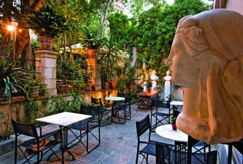 Ενα καφέ στο σπίτι του Οθωνα και της Αμαλίας -Μυστικό στην καρδιά της πόλης [εικόνες] | iefimerida.gr 0