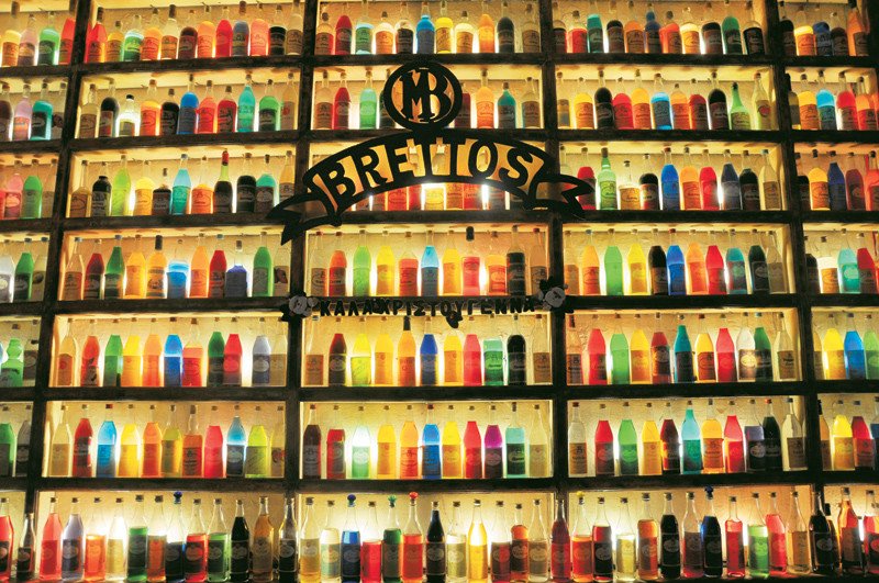 Βρεττός, το μπαρ με τα χρωματιστά μπουκάλια στην Πλάκα: Λειτουργεί τα τελευταία... 104 χρόνια και σερβίρει τις πιο απίθανες γεύσεις λικέρ [εικόνες] | iefimerida.gr 8