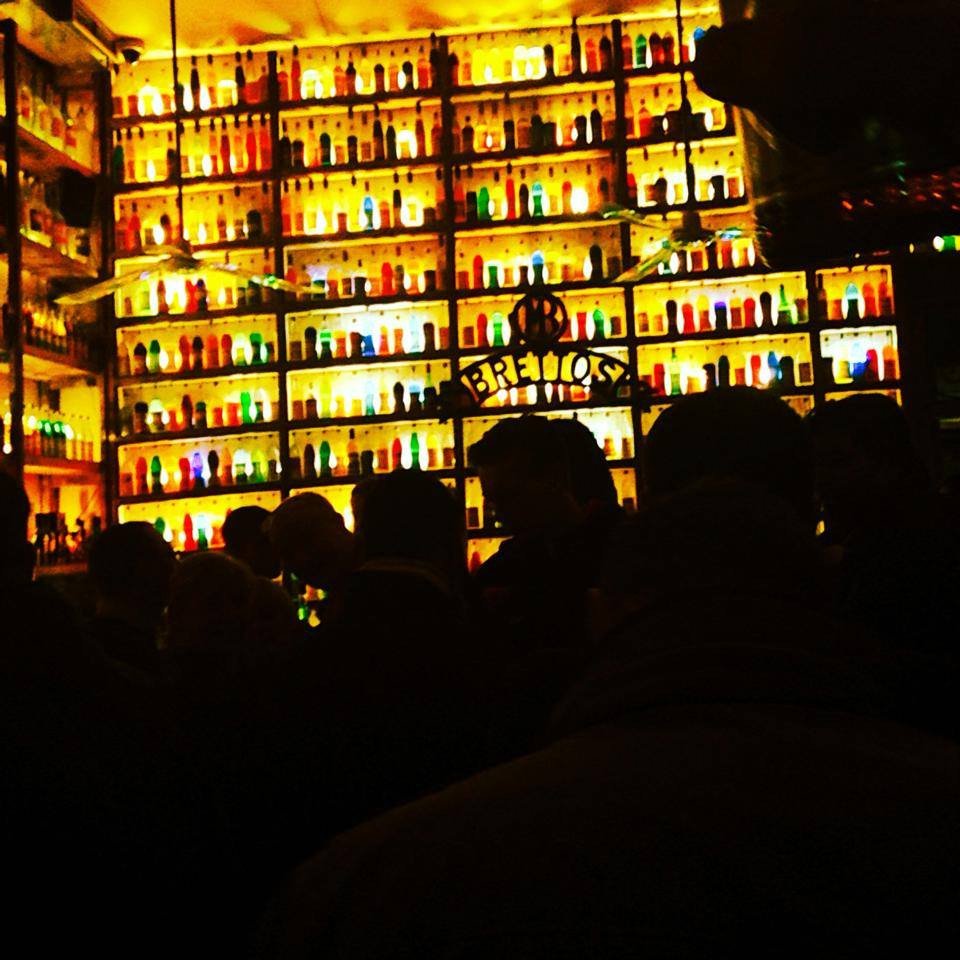 Βρεττός, το μπαρ με τα χρωματιστά μπουκάλια στην Πλάκα: Λειτουργεί τα τελευταία... 104 χρόνια και σερβίρει τις πιο απίθανες γεύσεις λικέρ [εικόνες] | iefimerida.gr 6