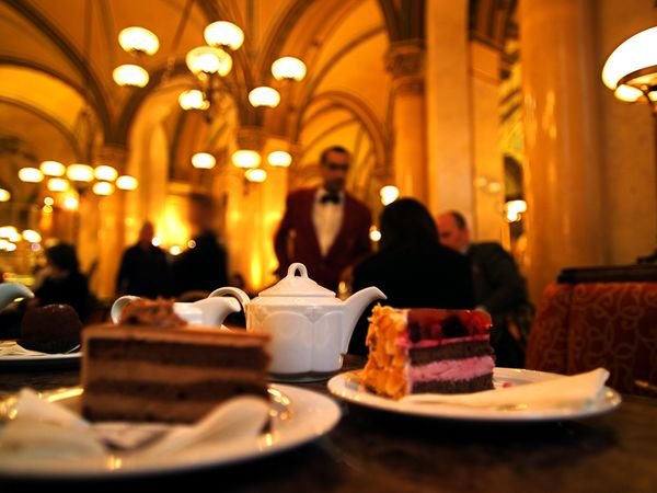 Τσεντράλ: Το μαγευτικό καφέ της Βιέννης με πελάτες τον Φρόιντ, τον Λένιν, τον Χίτλερ [εικόνες] | iefimerida.gr 8