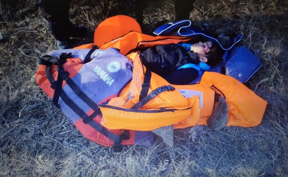 ΝΥ Times: Μαρτυρίες-σοκ από εθελοντές στη Λέσβο -Είμαστε αβοήθητοι, βλέπουμε νεκρούς [εικόνες] | iefimerida.gr 3