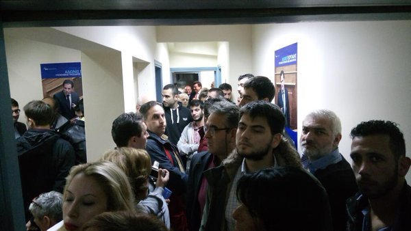 Χαμός στα εγκαίνια του εκλογικού κέντρου του Αδωνι στη Θεσσαλονίκη [εικόνες] | iefimerida.gr 6