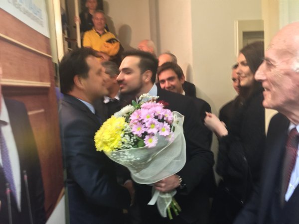 Χαμός στα εγκαίνια του εκλογικού κέντρου του Αδωνι στη Θεσσαλονίκη [εικόνες] | iefimerida.gr 0