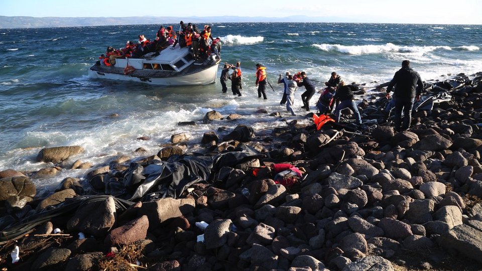 ΝΥ Times: Μαρτυρίες-σοκ από εθελοντές στη Λέσβο -Είμαστε αβοήθητοι, βλέπουμε νεκρούς [εικόνες] | iefimerida.gr 4