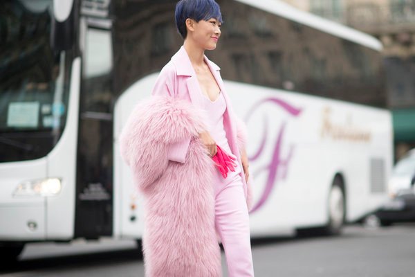 «Τι φοράει αυτή;»: Εβδομάδα μόδας στο Παρίσι και οι Παριζιάνες ντύθηκαν έξαλλα - Ξεχύθηκαν στους δρόμους και εντυπωσίασαν [εικόνες] | iefimerida.gr 23