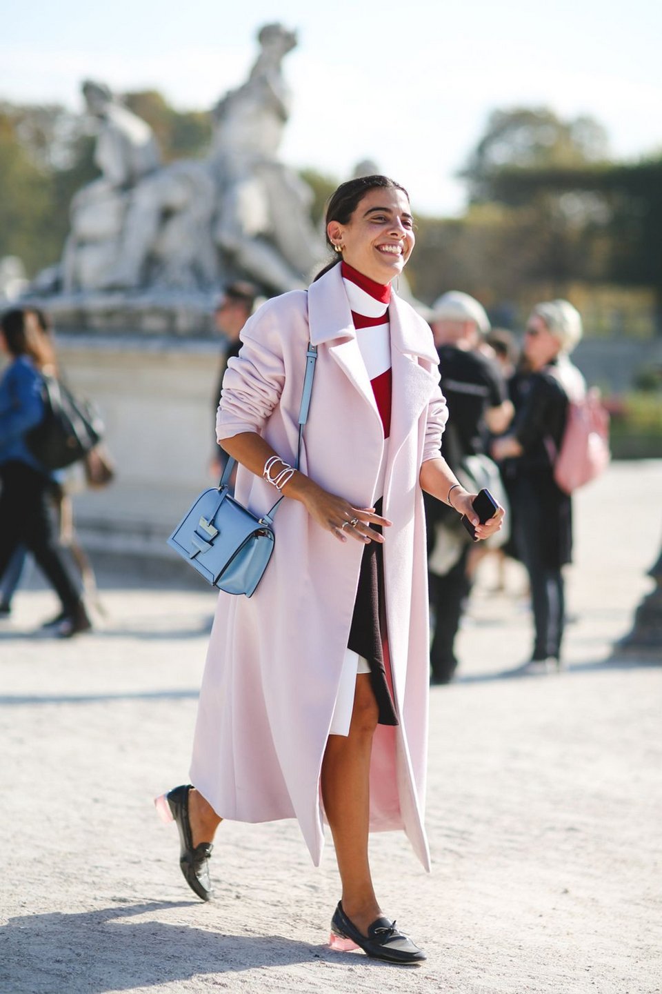 «Τι φοράει αυτή;»: Εβδομάδα μόδας στο Παρίσι και οι Παριζιάνες ντύθηκαν έξαλλα - Ξεχύθηκαν στους δρόμους και εντυπωσίασαν [εικόνες] | iefimerida.gr 16