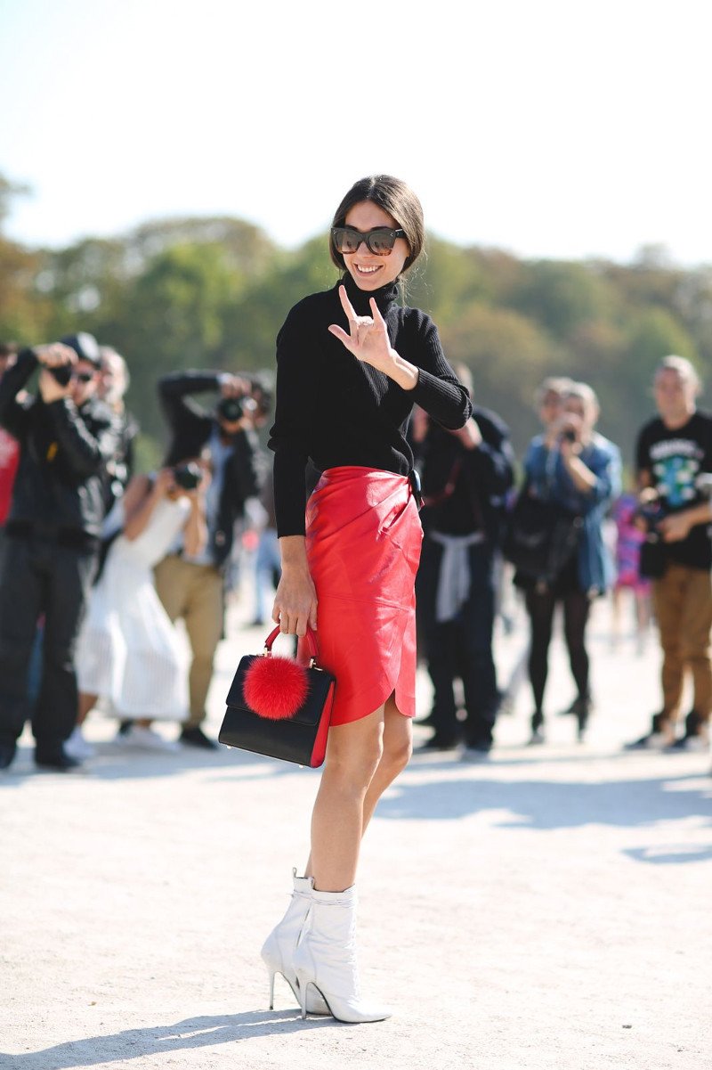 «Τι φοράει αυτή;»: Εβδομάδα μόδας στο Παρίσι και οι Παριζιάνες ντύθηκαν έξαλλα - Ξεχύθηκαν στους δρόμους και εντυπωσίασαν [εικόνες] | iefimerida.gr 18