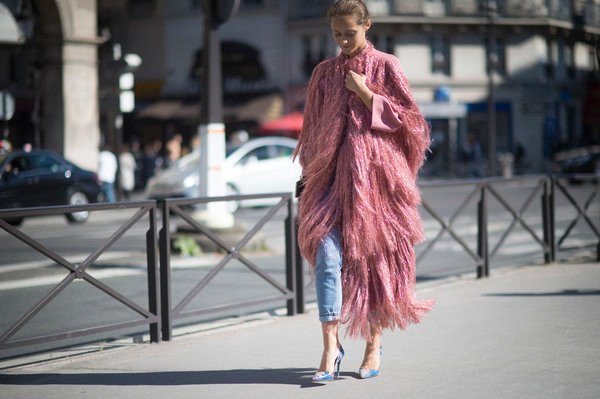 «Τι φοράει αυτή;»: Εβδομάδα μόδας στο Παρίσι και οι Παριζιάνες ντύθηκαν έξαλλα - Ξεχύθηκαν στους δρόμους και εντυπωσίασαν [εικόνες] | iefimerida.gr 21