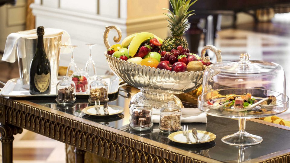 Αυτή είναι η βασιλική σουίτα που θα μείνει ο Ολάντ στη «Μεγάλη Βρεταννία» [εικόνες] | iefimerida.gr 4