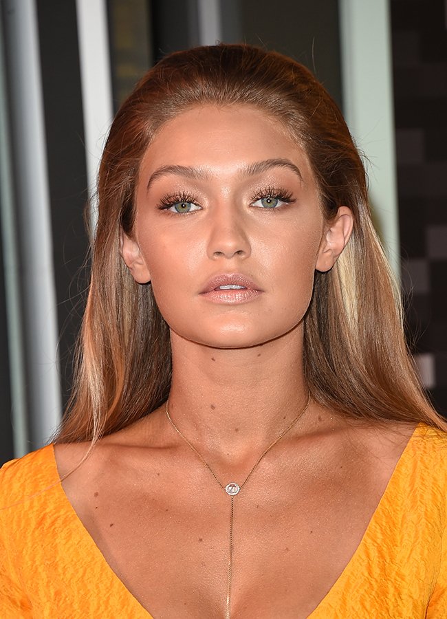 Τι είναι το fish gape: Η νέα μόδα στις selfies που λατρεύουν οι σταρς [εικόνες] | iefimerida.gr 1