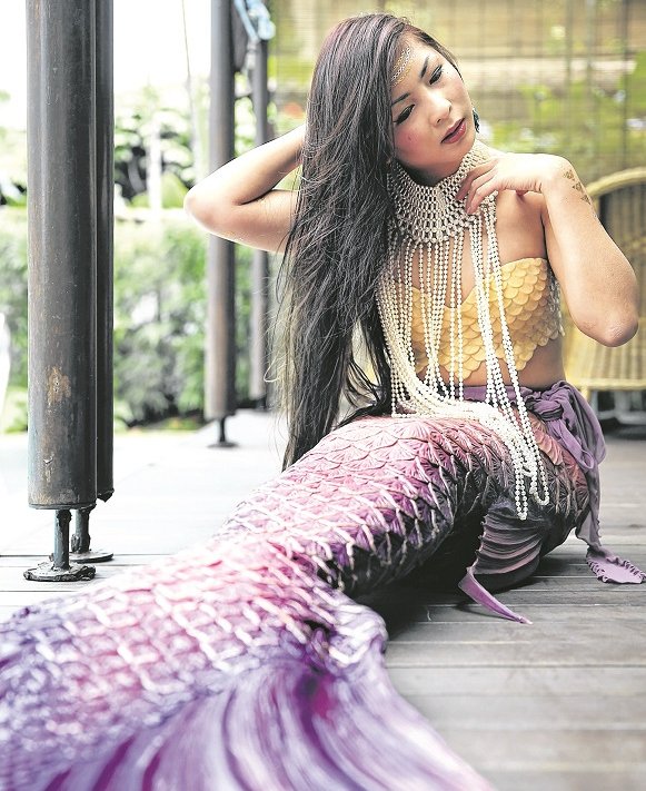 Η μικρή γοργόνα: Η νεαρή που κάνει χρυσές δουλειές με την ουρά των 5.000 δολαρίων [εικόνες]  | iefimerida.gr 4