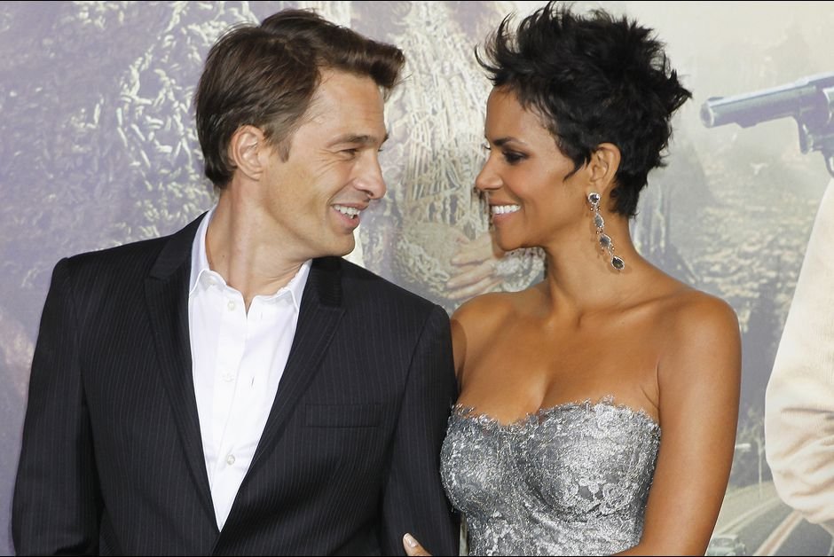 Γιατί χωρίζει η πανέμορφη Χάλι Μπέρι από τον Ολιβιέ Μαρτίνεζ [εικόνες] | iefimerida.gr 1