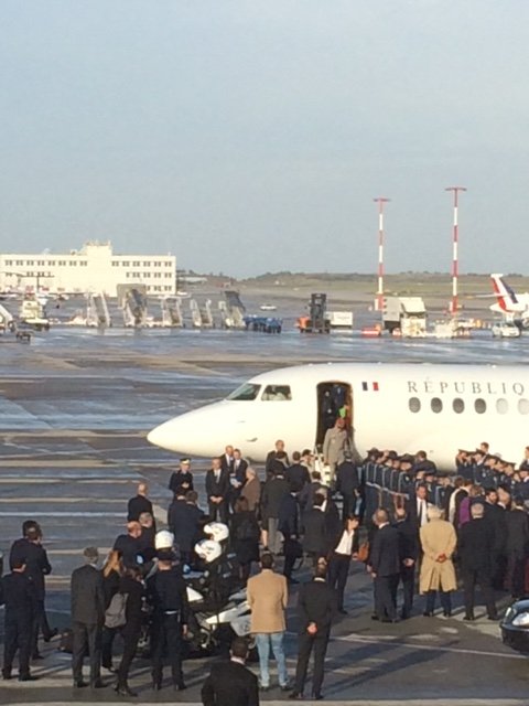 Η άφιξη του Φρανσουά Ολάντ στην Αθήνα [εικόνες] | iefimerida.gr 2