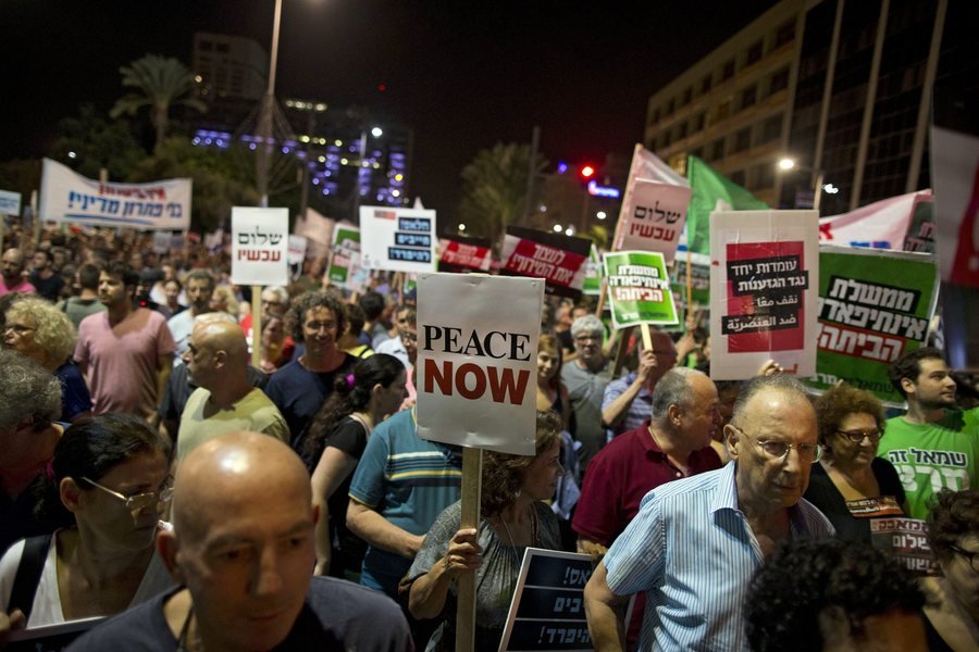 Ισραήλ: Χιλιάδες Ισραηλινοί διαδήλωσαν υπέρ της ειρήνης με τους Παλαιστινίους [εικόνες] | iefimerida.gr 2