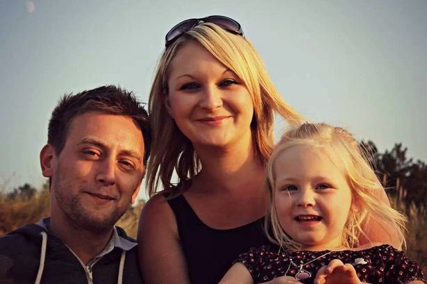 Συγκλονίζει: Το γράμμα ετοιμοθάνατου πατέρα στην κόρη του [εικόνες & βίντεο] | iefimerida.gr 1