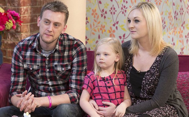 Συγκλονίζει: Το γράμμα ετοιμοθάνατου πατέρα στην κόρη του [εικόνες & βίντεο] | iefimerida.gr 2