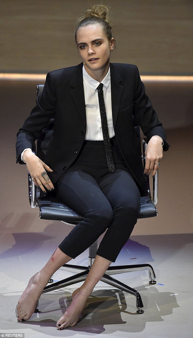 Κάρα Ντελεβίν: H Κέιτ Μος με έσωσε από την ψωρίαση [εικόνες]  | iefimerida.gr 1